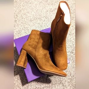 Beautiful NWB squared toe ankle boots. Size 10. Brown faux suede.